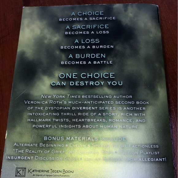 Insurgent- by Veronica Roth-paperback- 3rd in Divergent series- young adult book - Picture 6 of 6